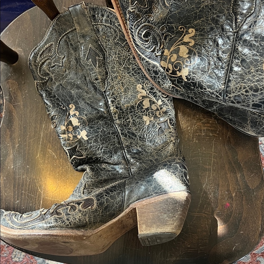 Corral Black Distressed Leather Western Cowboy Boots with Tan Floral Embroidery